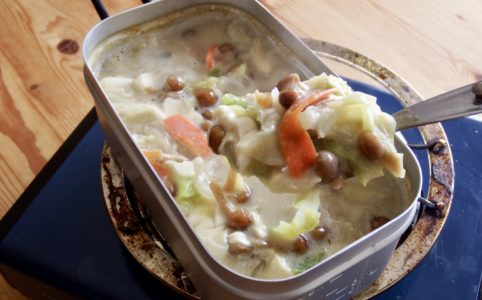 豆腐となめこのトロトロ煮込みスープ