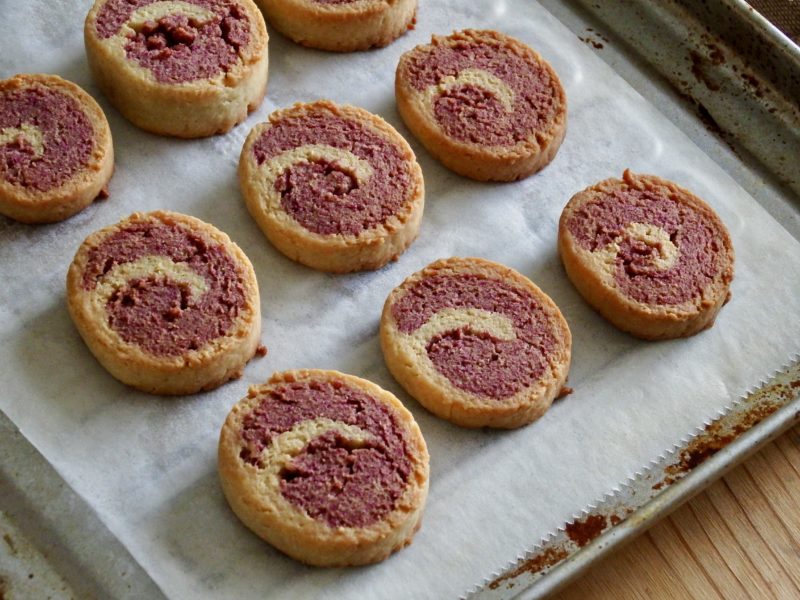 大豆粉と紅芋のうずまきクッキー